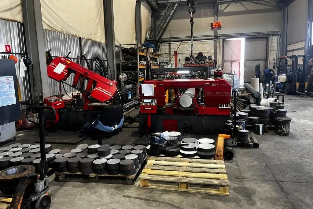 Заготовительный участок ленточно-пильные станки - Нефтеспецдеталь